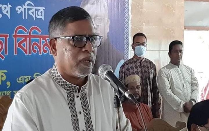 মানিকগঞ্জে স্বাস্থ্যমন্ত্রীর ঈদ শুভেচ্ছা বিনিময়: বিনামূল্যে টিকা গ্রহণকারী প্রথম দেশ বাংলাদেশ